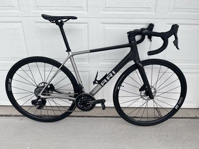 Ari Suncrest SL Pro Road Bike – SRAM Force AXS Build - Medium – Excellent Condition