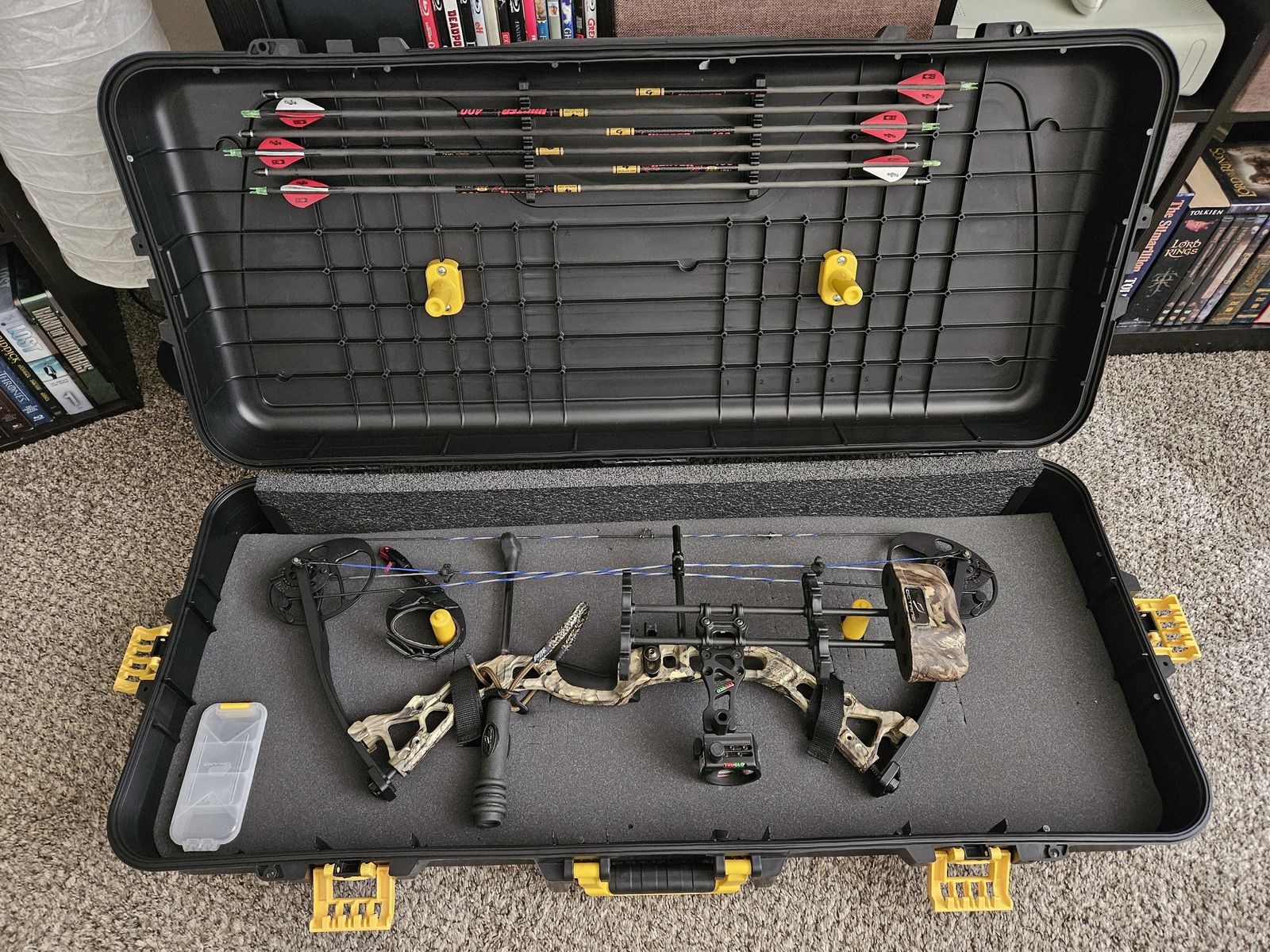 Diamond Infinite Edge Pro Compound Bow w/ Plano Hard Case
