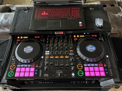 Pioneer DDJ-1000 DJ Controller + ProX Rolling Flight Case