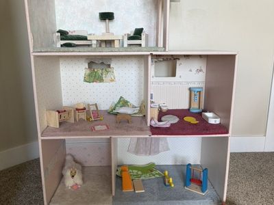 Dollhouse With Accessories