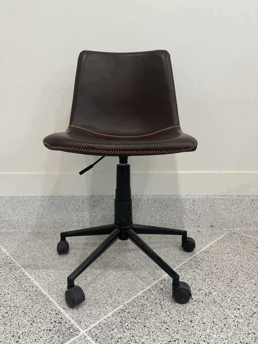 Cesena Faux Leather 360 Swivel Air Lift Office Chair