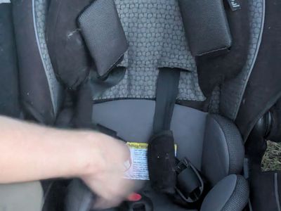 Infant to toddler car seat. Convertible