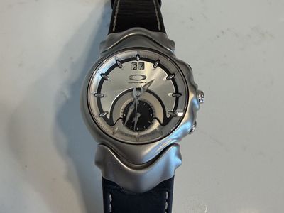 Rare Oakley Judge Vintage Men’s Stainless Sapphire Crystal Watch
