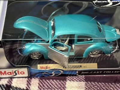 1951 Volkswagen Maisto CollectIon 1:25 Scale