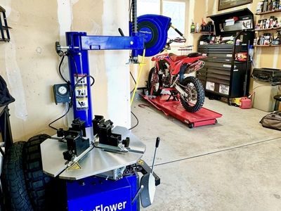 Motorcycle Tire Mounting