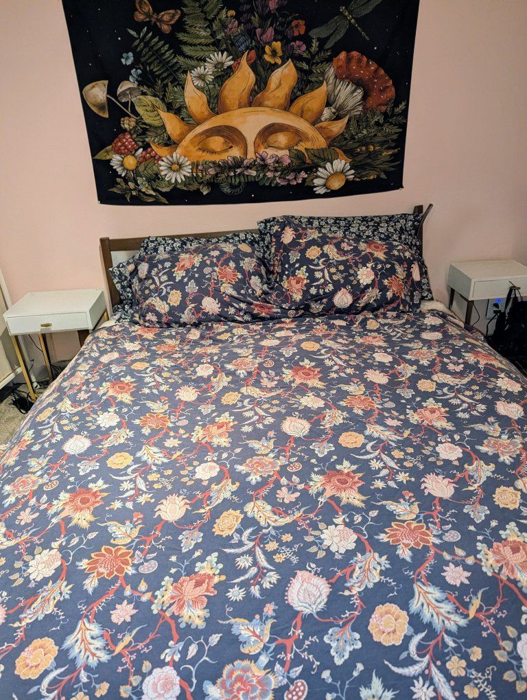 Queen bed set- mattress, adjustable bed base and bed frame
