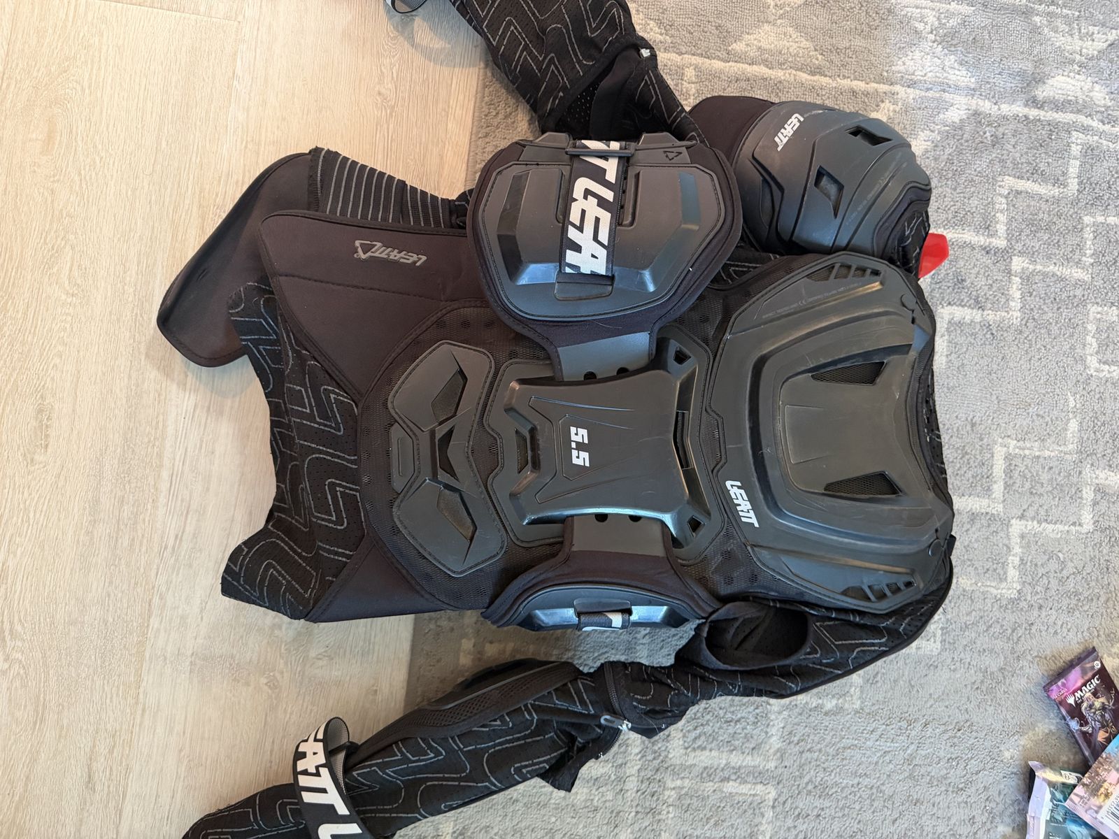 Leatt 5.5 Body Armor large