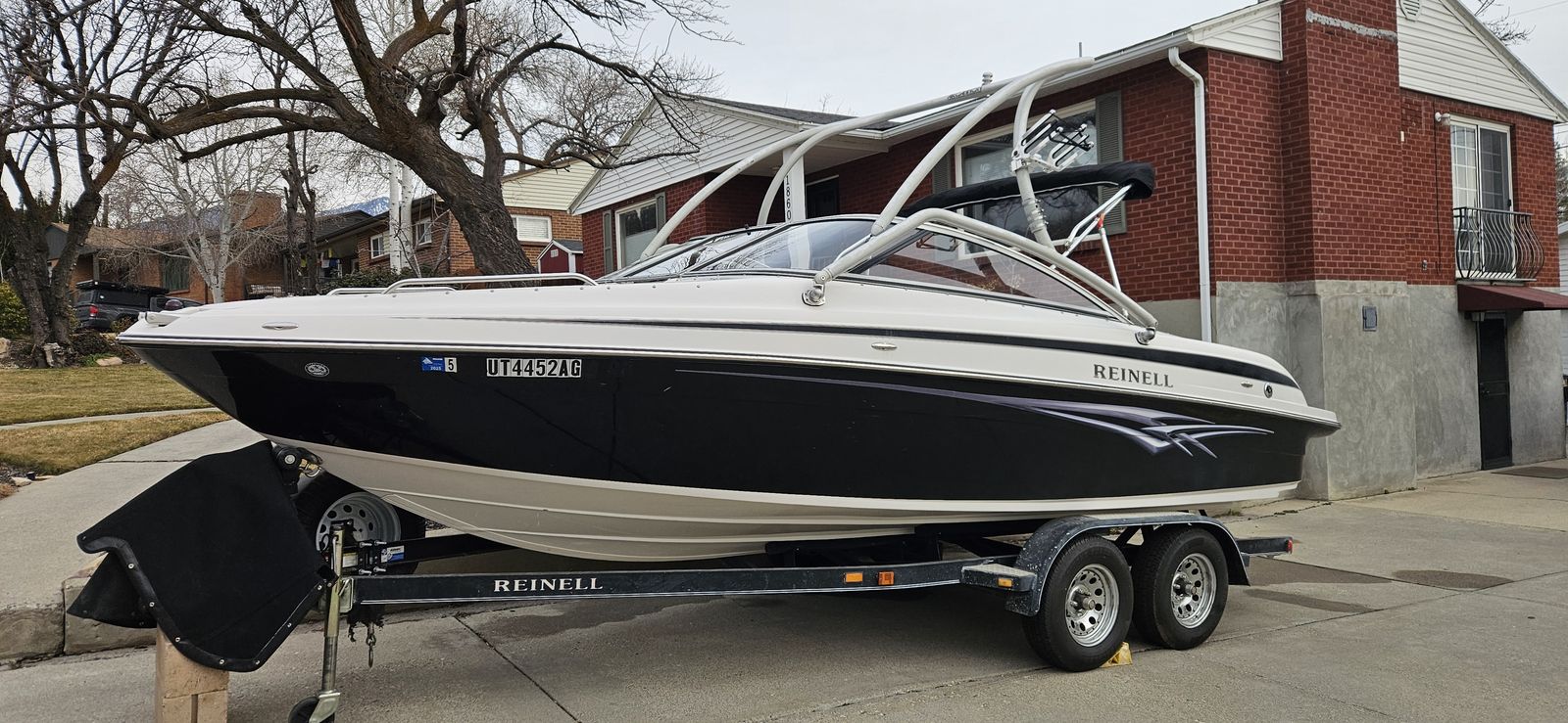 '06 REINELL 220 W/ VOLVO PENTA 5.0
