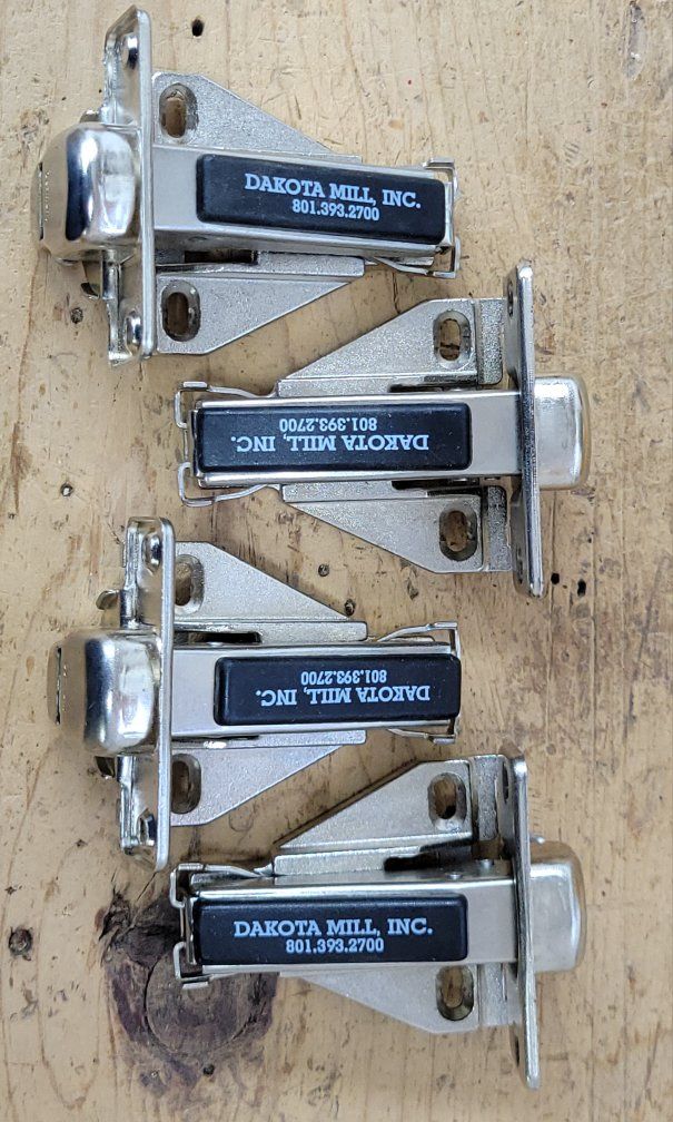 4 Eruo Style Cabinet Hinges