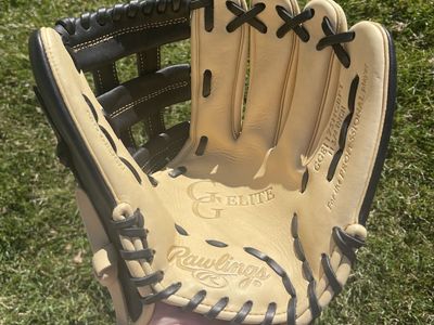 New Youth Rawlings Gold Glove Elite 11.75 in. Baseball Glove