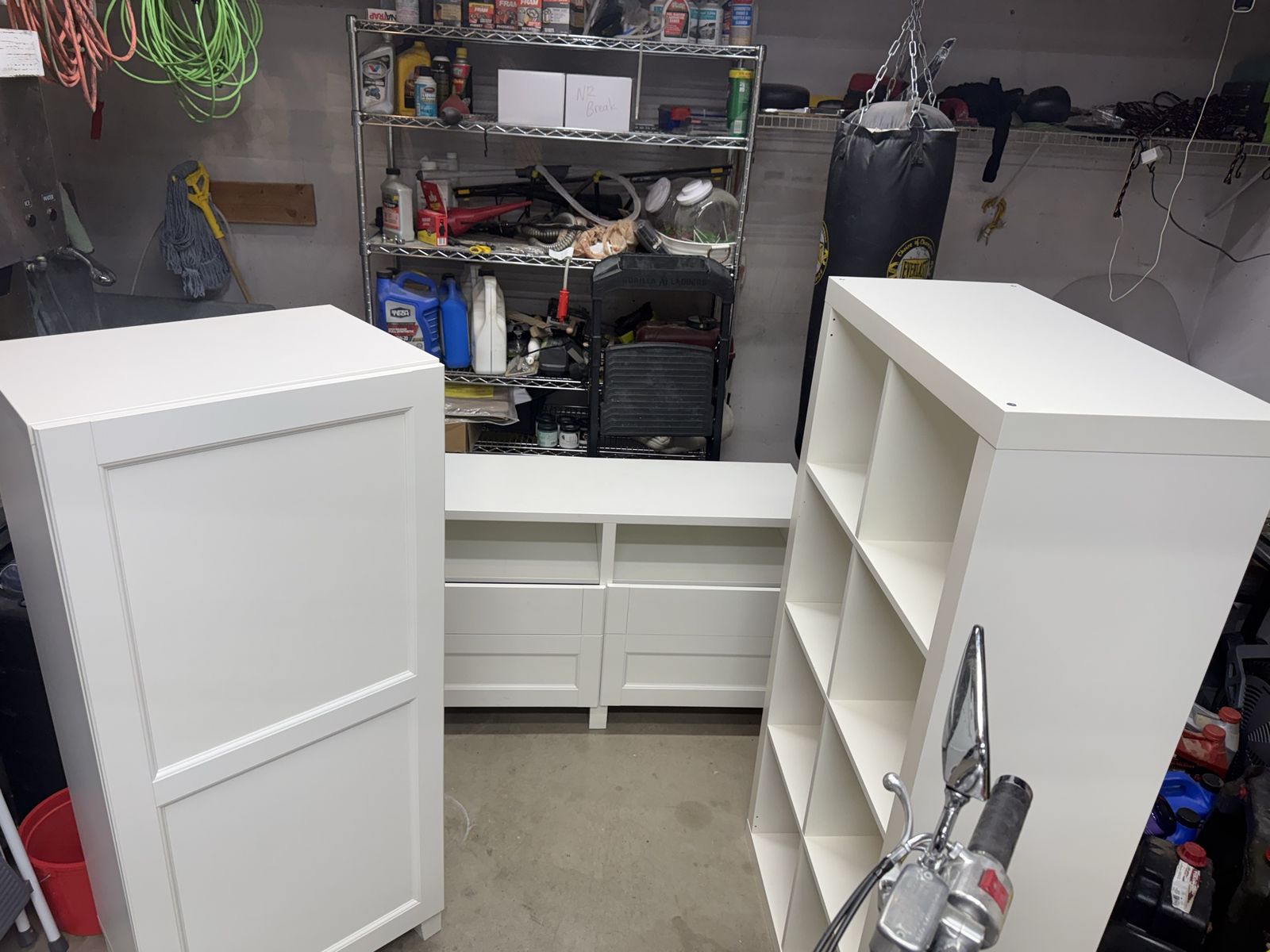 Set of 3 White Furniture Pieces