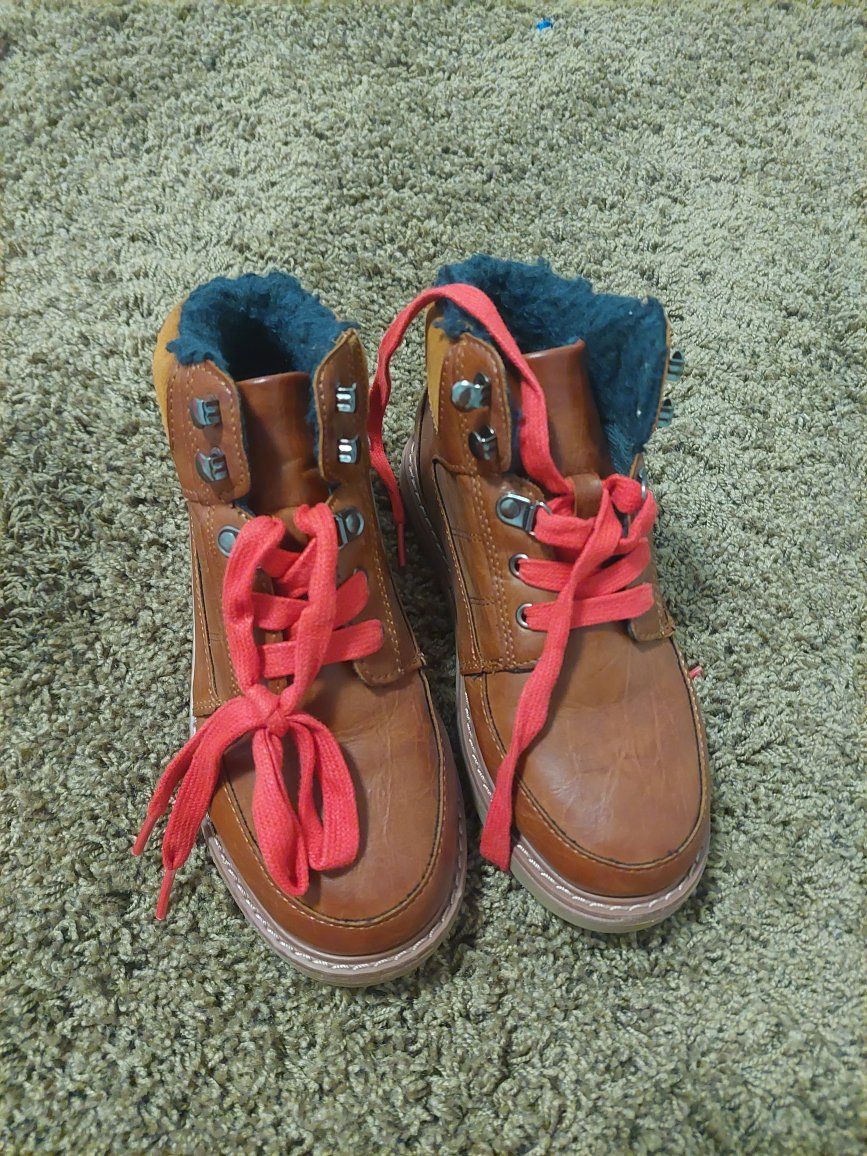 boy boots