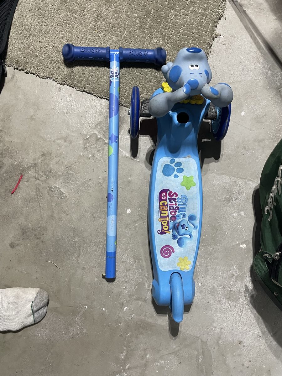 Kids bluey scooter