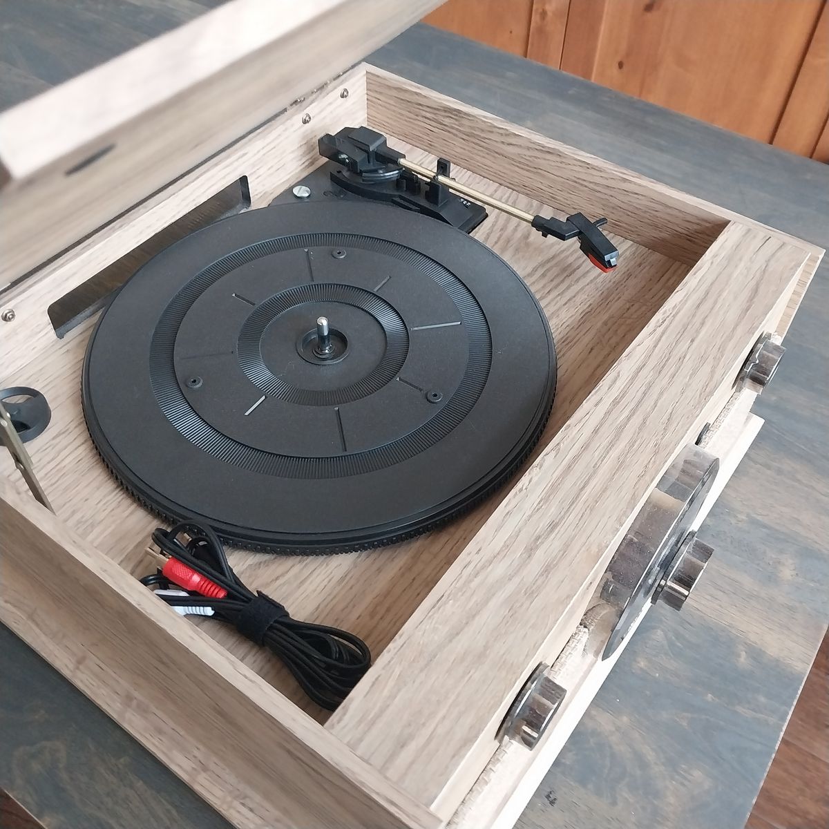 4-in-1 Turntable, AM/FM Radio, Bluetooth Speaker