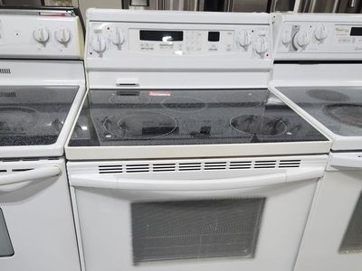 BEAUTIFUL KITCHENAID WHITE GLASS TOP RANGE! W-WARRANTY