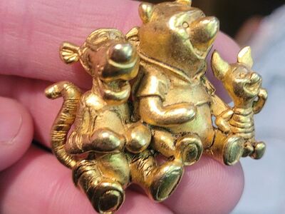 Pooh,Tiger,and Piglet pim/broach