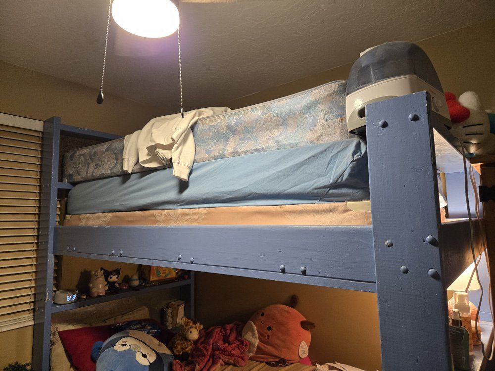 Free Bunkbeds and Mattresses