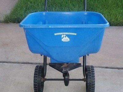 Fertilizer spreader broadcaster by IFA