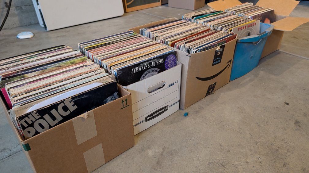 Lot of 400+ Vinyl Records