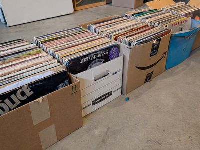Lot of 400+ Vinyl Records