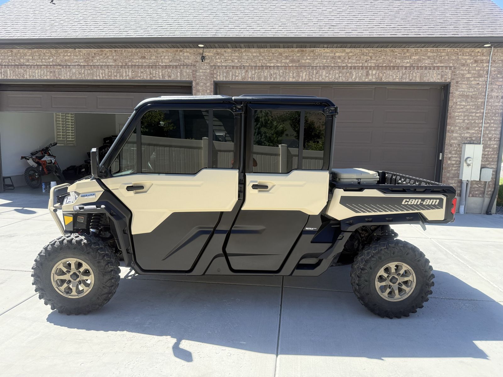2024 Can Am Defender HD10