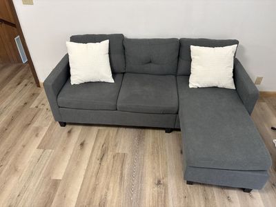 Cozy 3-Seat Gray Fabric Sectional Sofa with Reversible Chaise - Modern Living Room Furniture