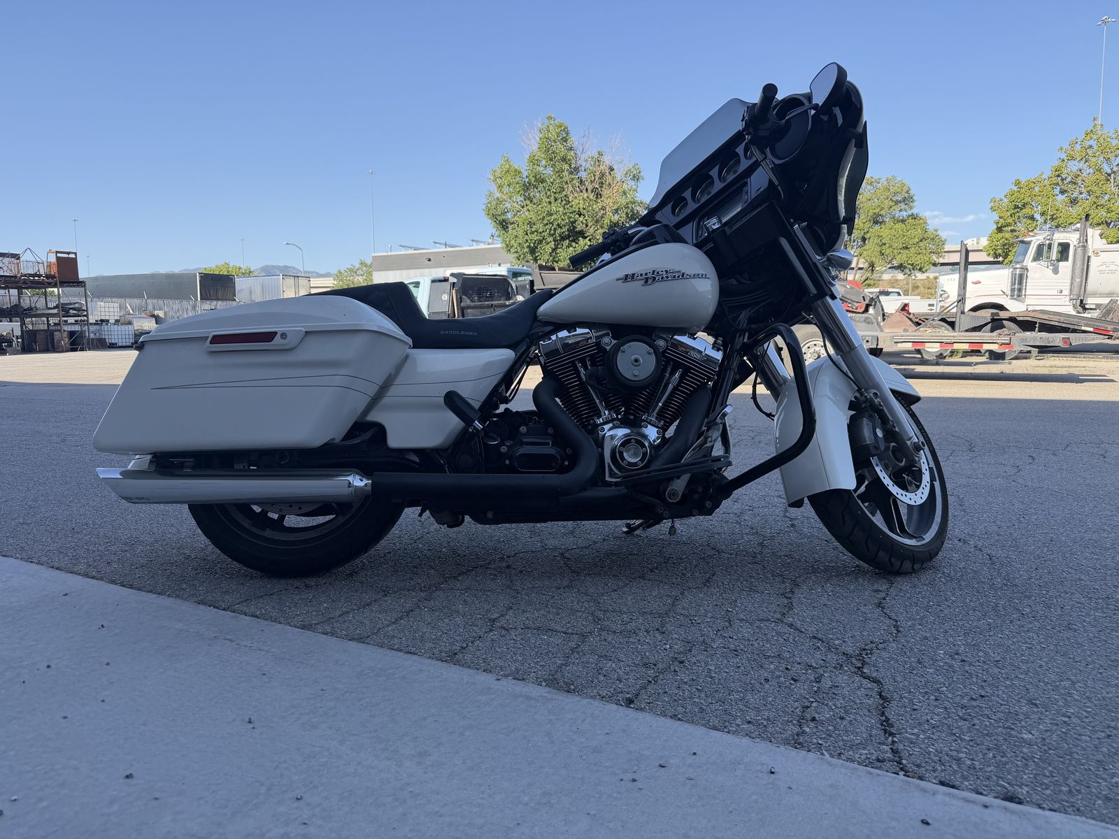Harley Davidson street glide special. Morocco Gold Pearl