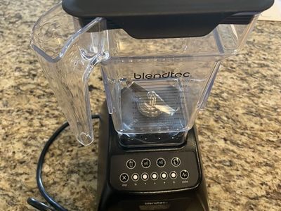 Blendtec Classic 575 Blender