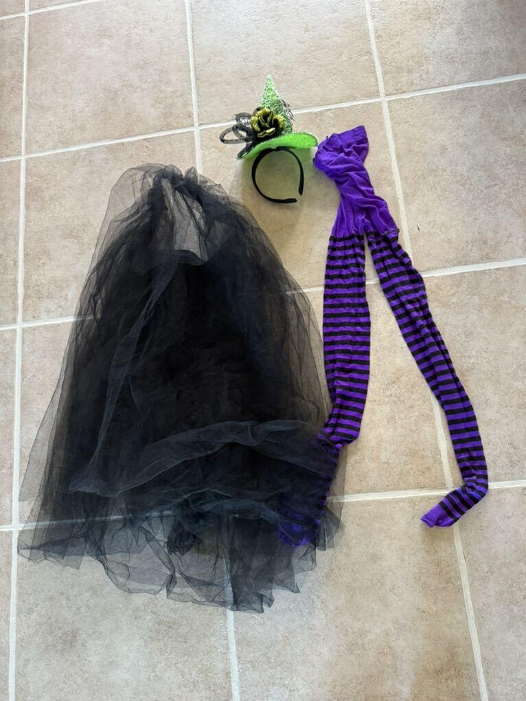 Adult Simple Witch Costume Size Small