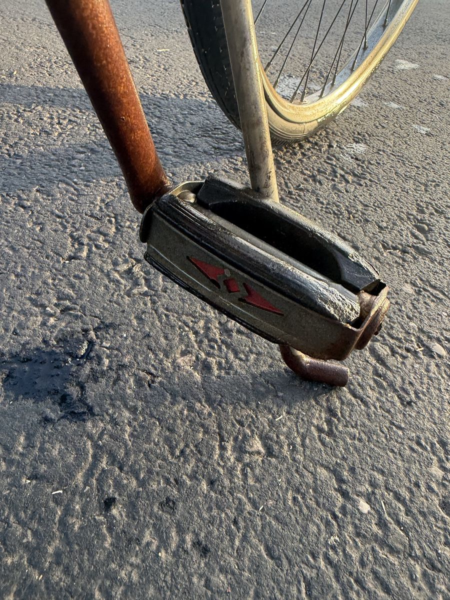 Main image 4