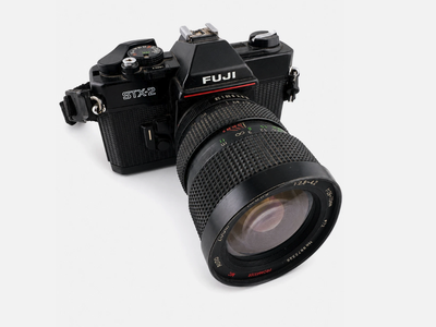 Vintage Fuji STX-2 35mm Film Camera Promaster 28-70mm f/2.8-4.2 Macro
