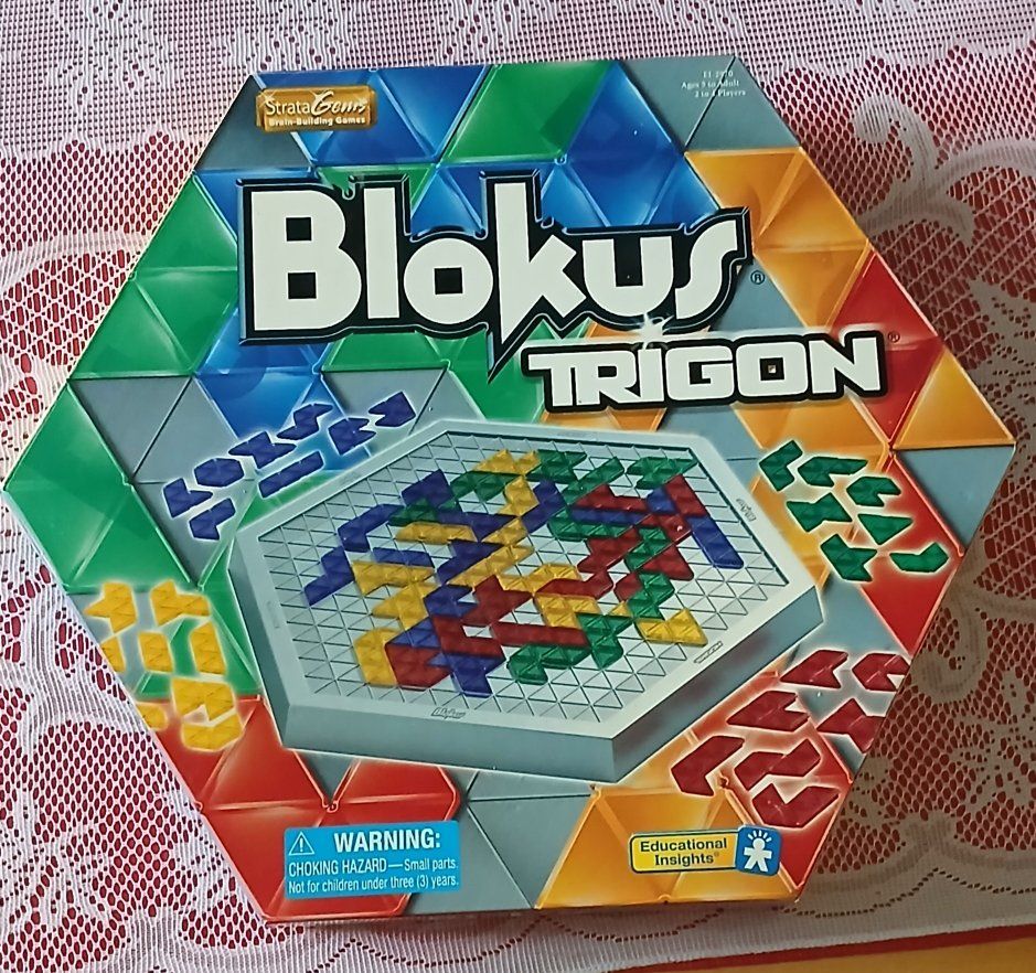 Blokus Trigon Strategy Game by Educational Insights - Complete, Great Condition for 2-4 Players