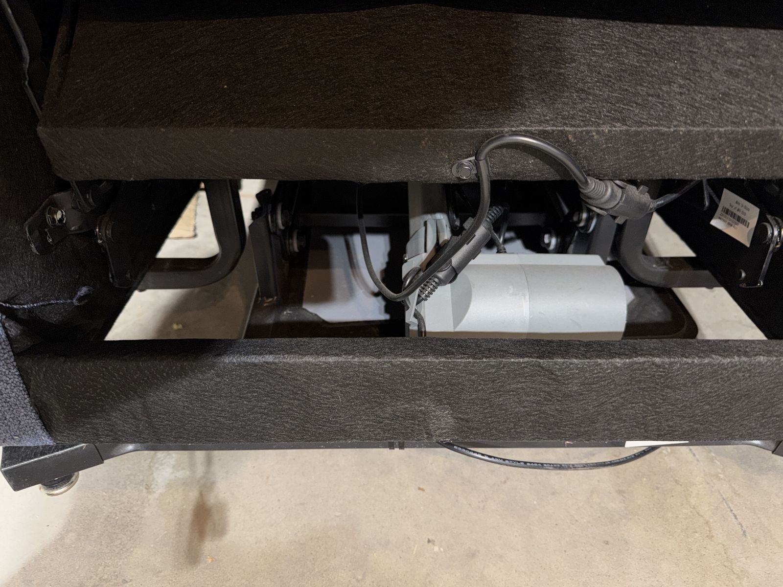 Main image 6