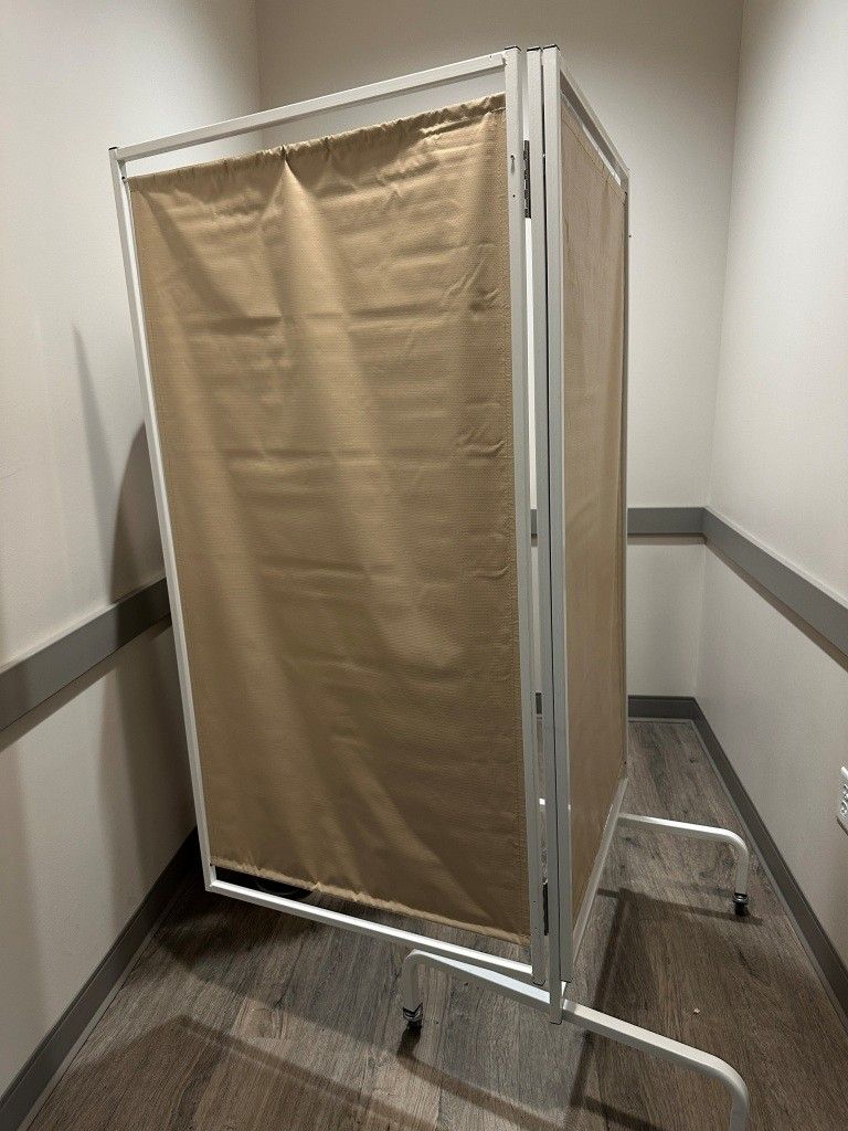 Trifold Privacy Screen