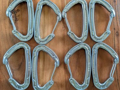 Wild Country Nitro Techwire Carabiner
Nitro Tech