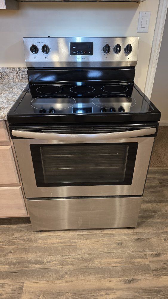 FRIGIDAIRE Stainless Steel Stove