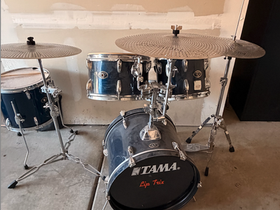 TAMA Drum Set