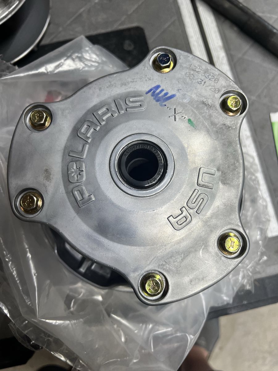 Polaris clutch