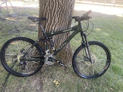 Giant AC Mountain Bike