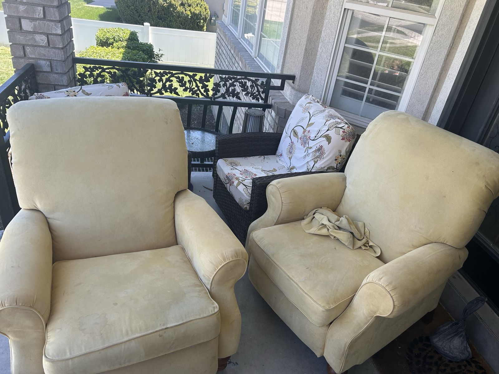 Yellow reclining chairs