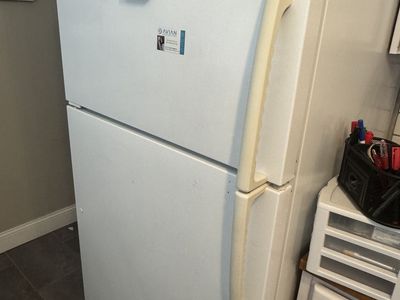 $80 If You Get It Befor 1 Full Size Refridgerator