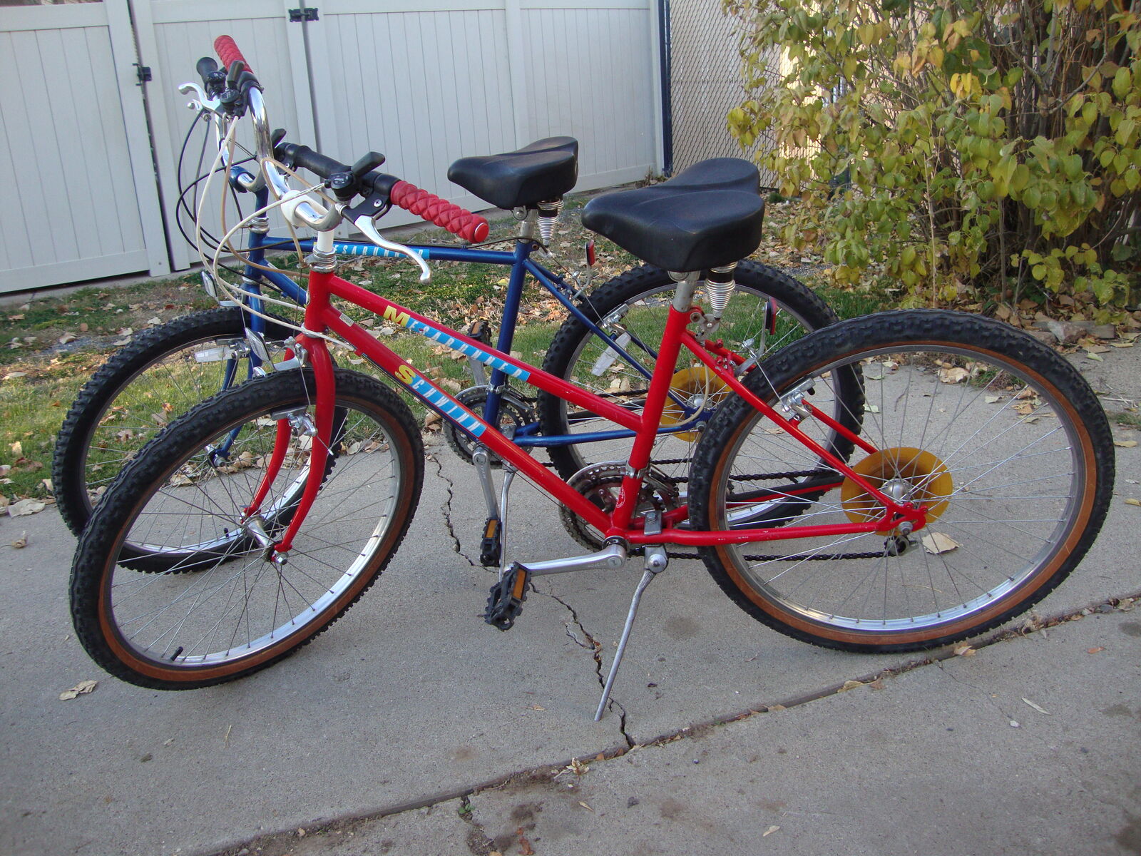 26" Schwinn Mesa Runner Bicycle Vintage 1980s. $40 each