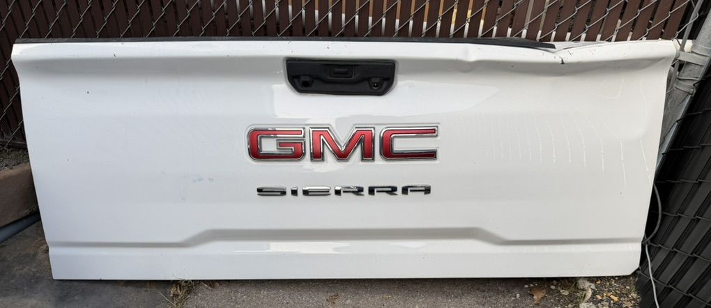 GMC Sierra Parts Tailgate Bumpers