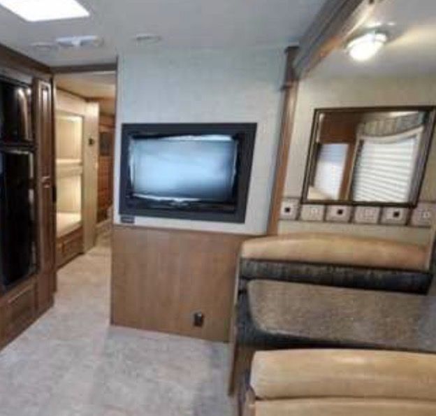 Jensen 32" LED RV TV - Hisense