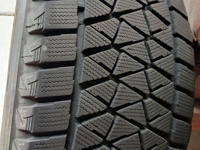 Bridgestone Blizzak Winter Tires 255/50 R20