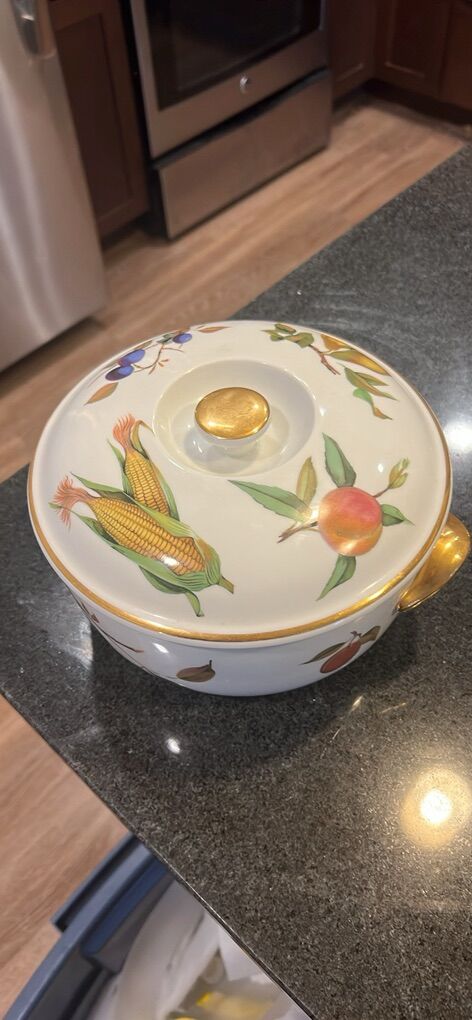 Beautiful Evasham CookWare - Baking Dish