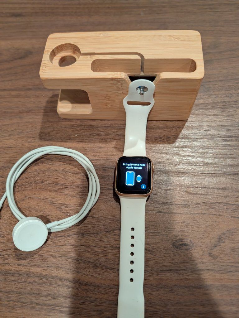 Apple Watch Series 6 40mm Gold