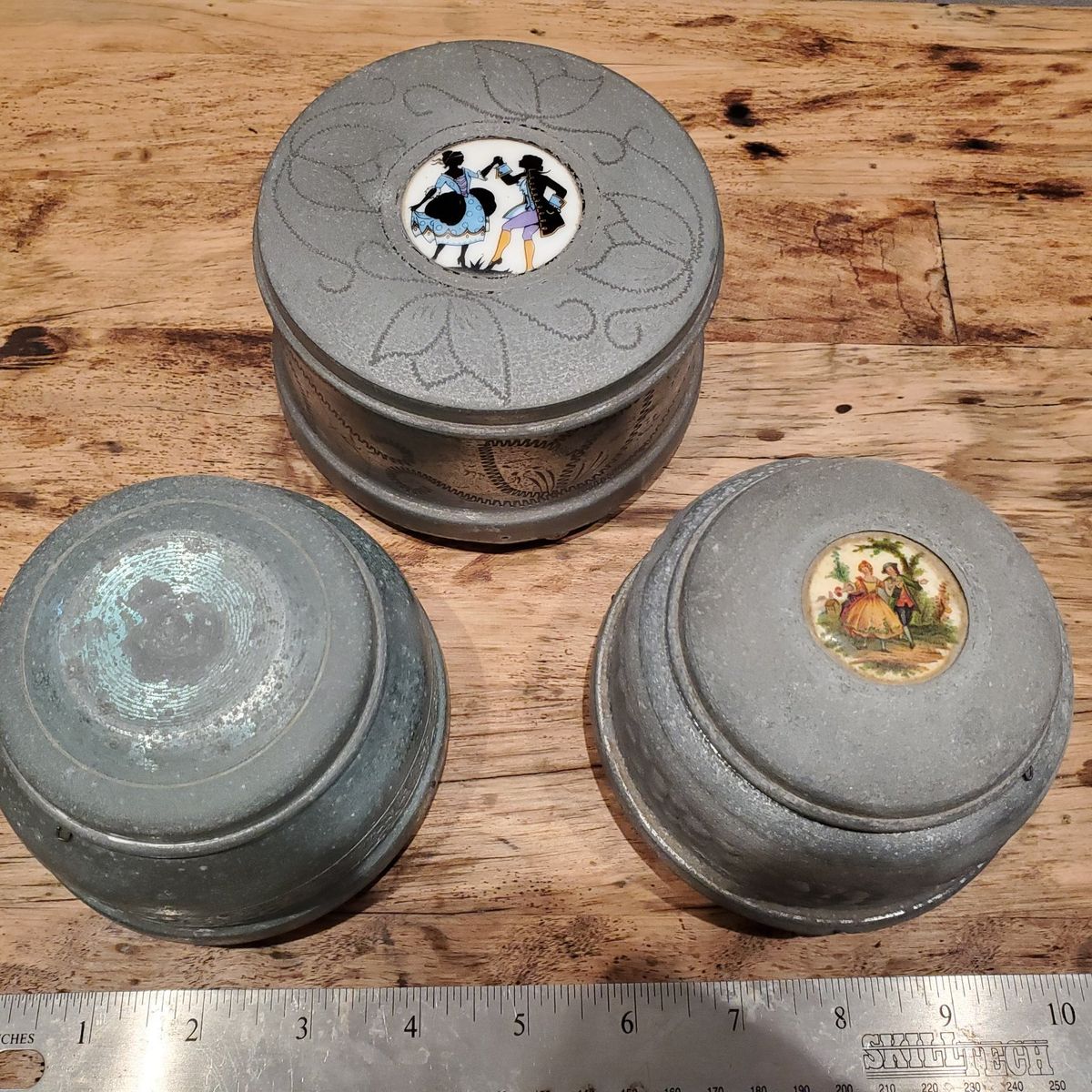 Vintage Powder Puff Music Boxes