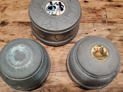 Vintage Powder Puff Music Boxes