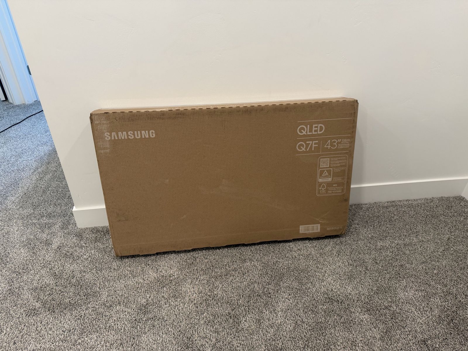 Brand New QLED Samsung 43” Smart Tv